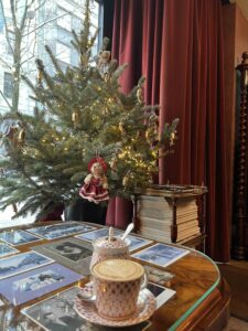Art Café Sienna: A Perfect Cappuccino in the Heart of the Quiet Centre